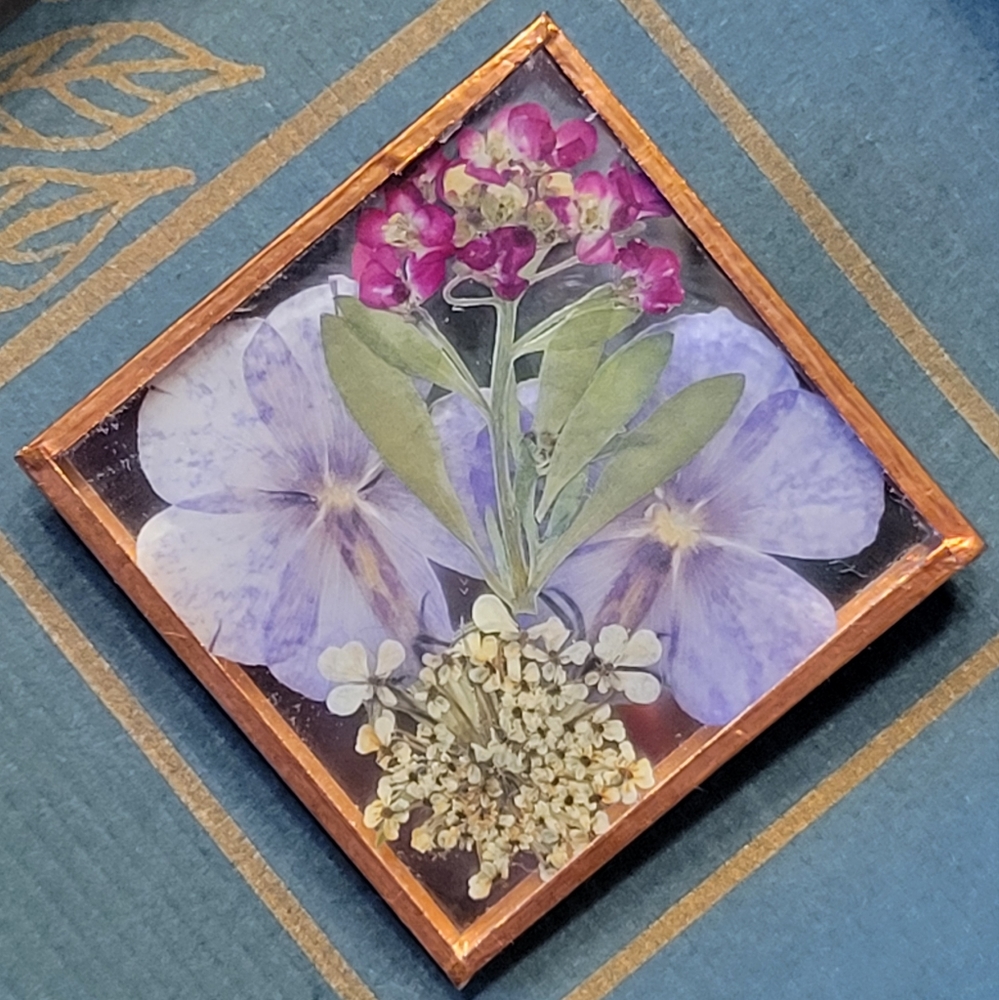 Dried Flower Pin (Brooch)